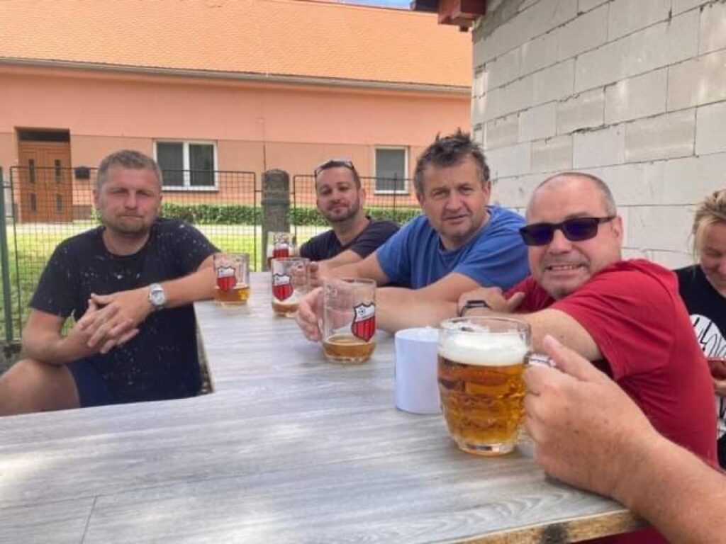 90 let klubu