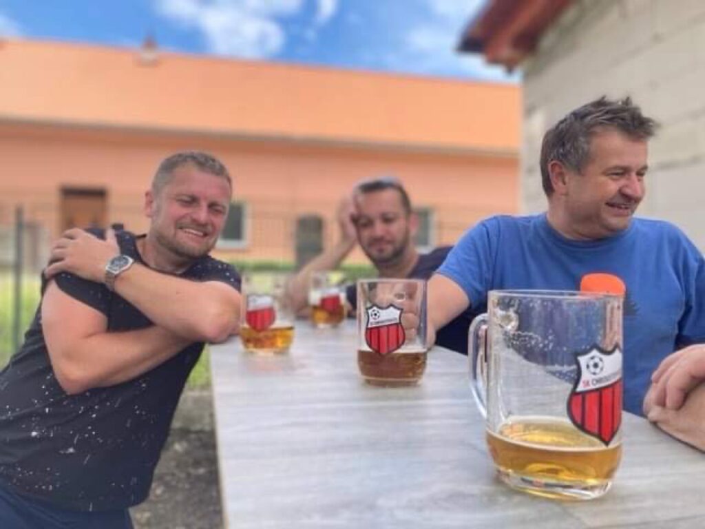 90 let klubu